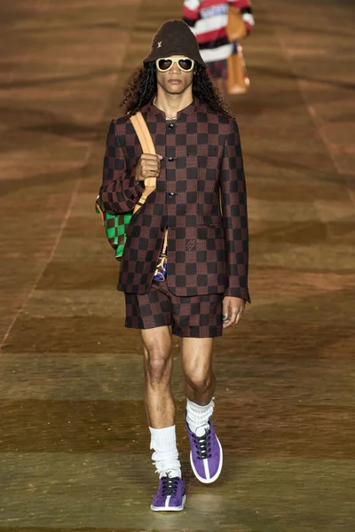 Look 26
